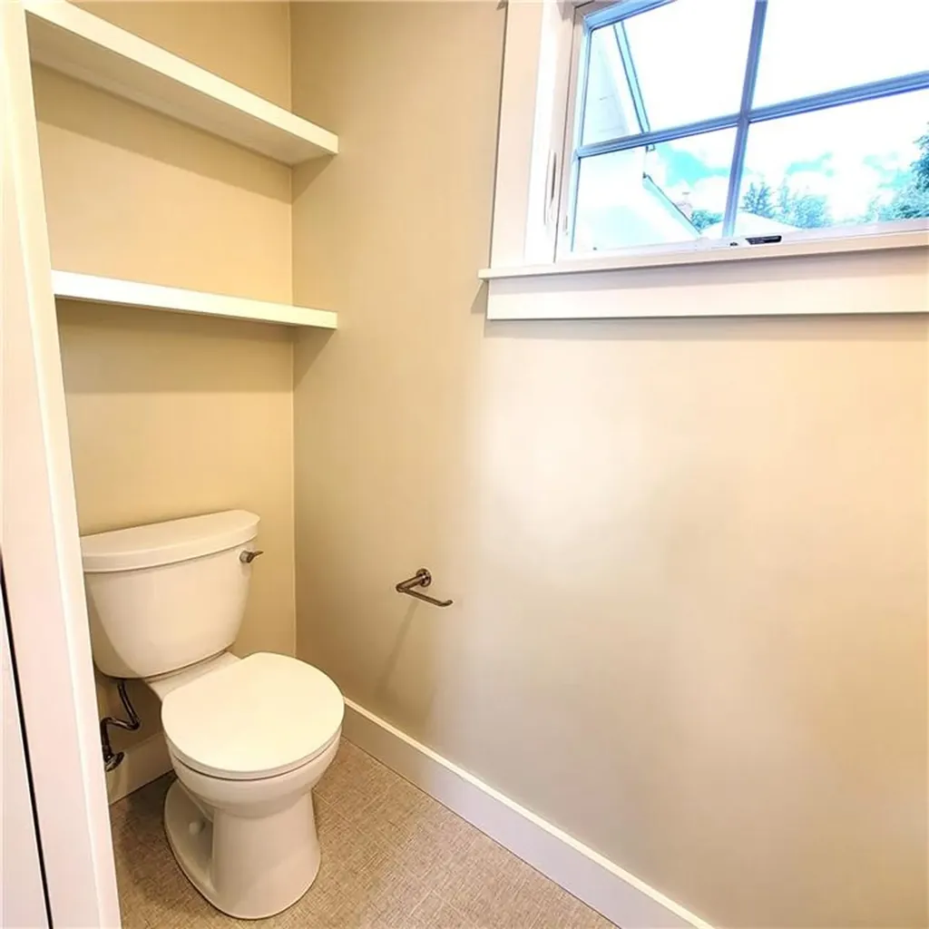 33 Sakonnet Drive Portsmouth RI 02871