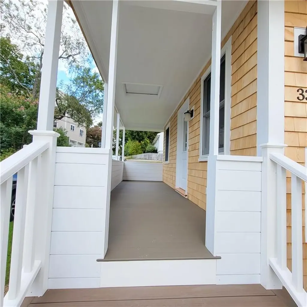 33 Sakonnet Drive Portsmouth RI 02871