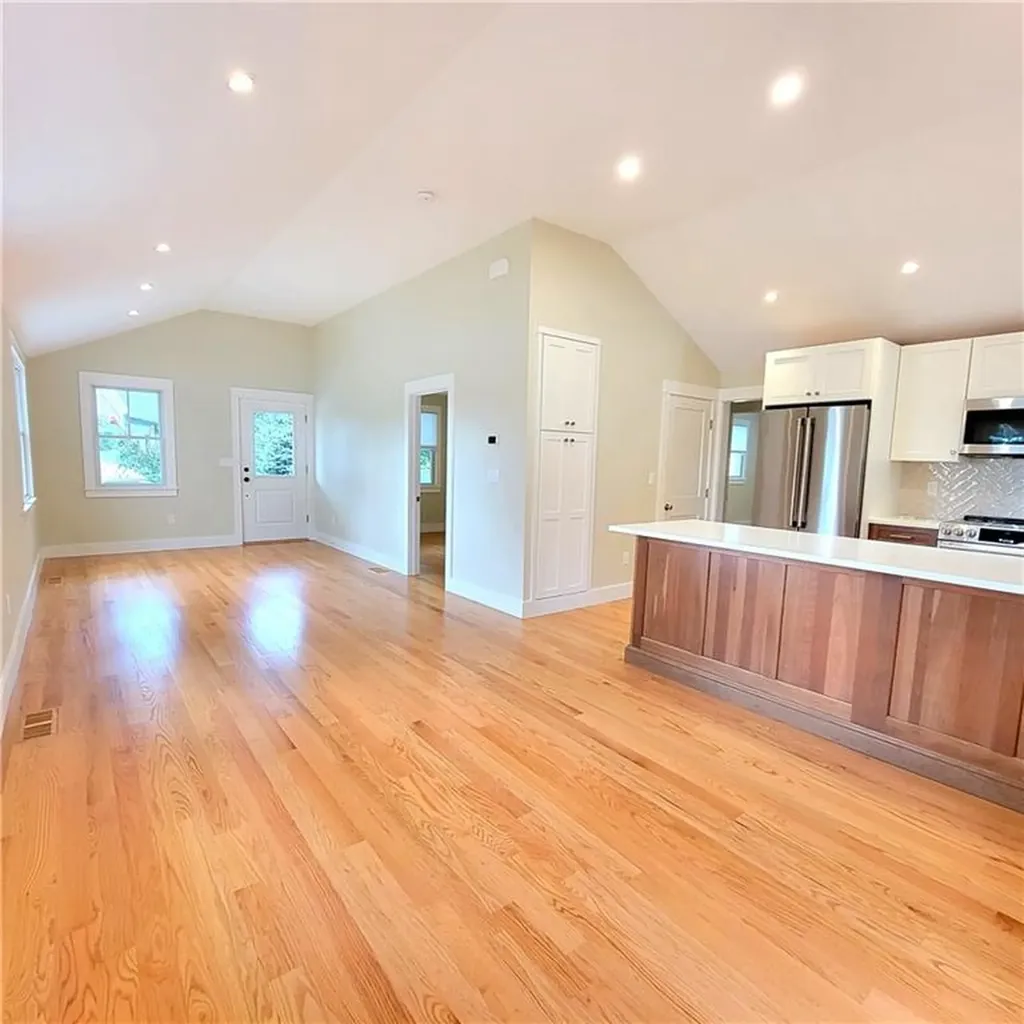 33 Sakonnet Drive Portsmouth RI 02871