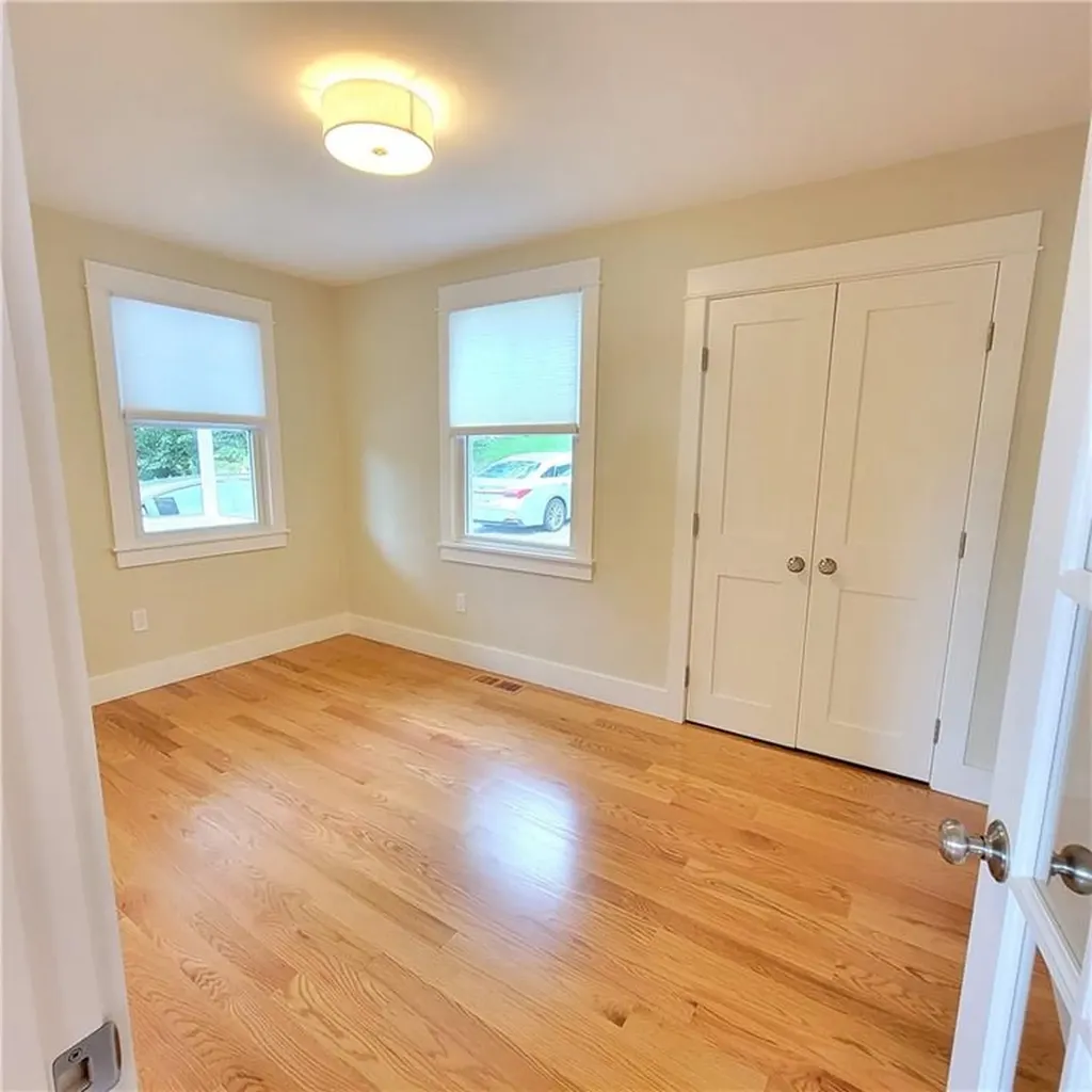 33 Sakonnet Drive Portsmouth RI 02871