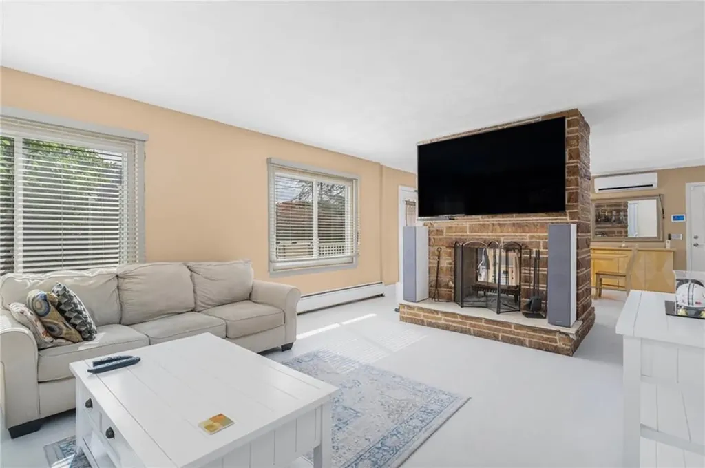 7 Winfield Road Johnston RI 02919