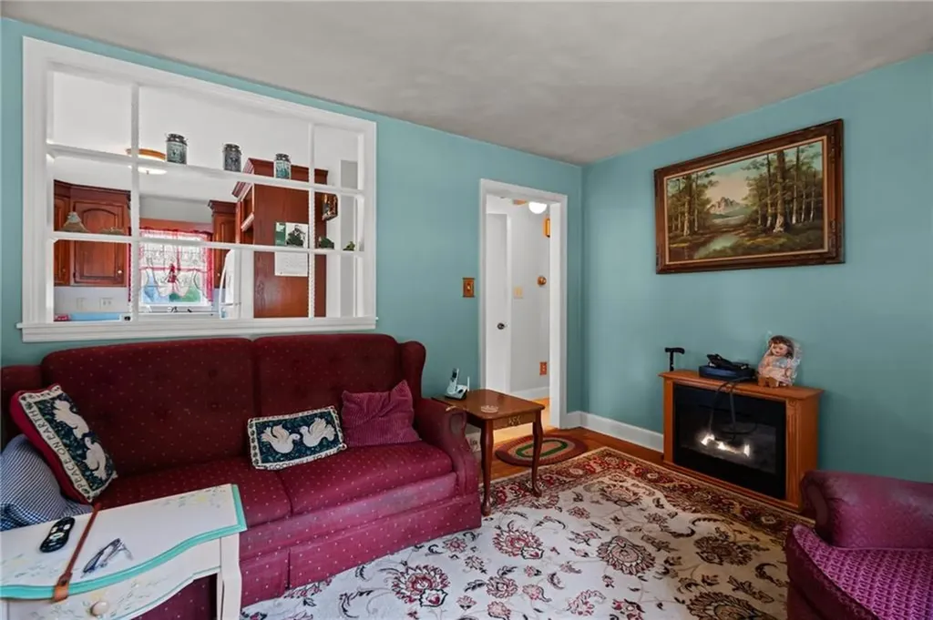 39 Woodlawn Road North Smithfield RI 02896