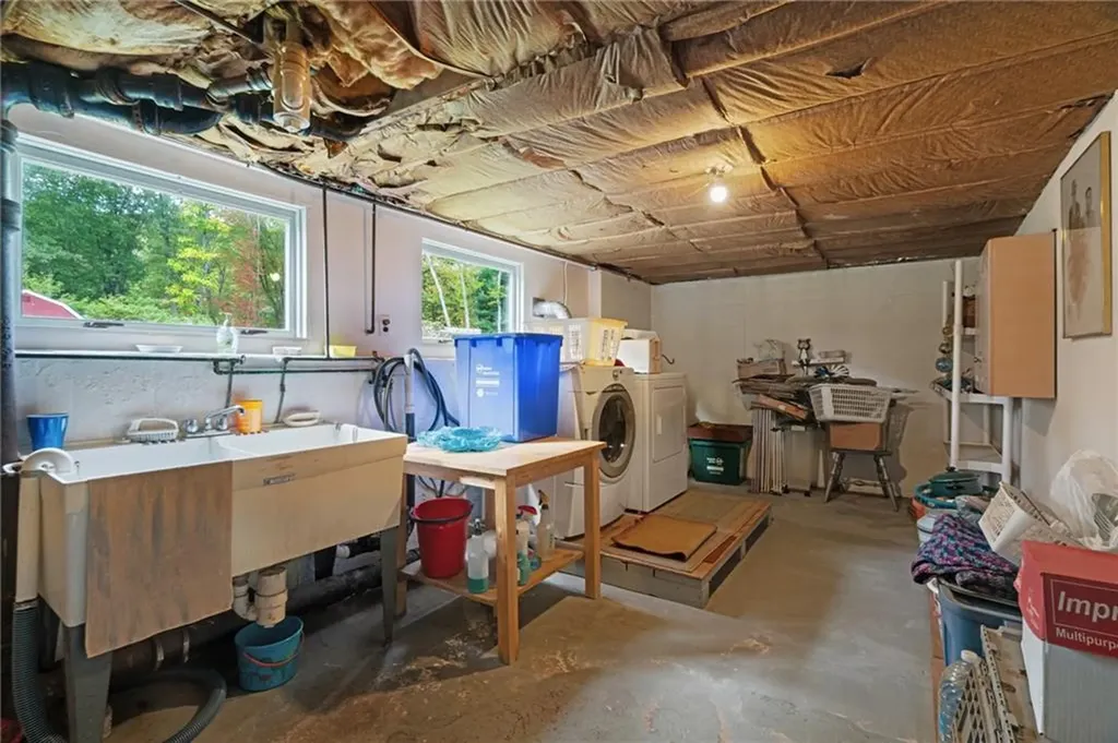 39 Woodlawn Road North Smithfield RI 02896