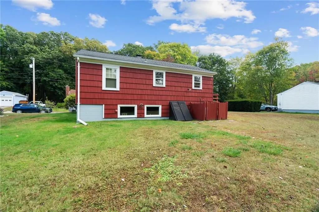 39 Woodlawn Road North Smithfield RI 02896