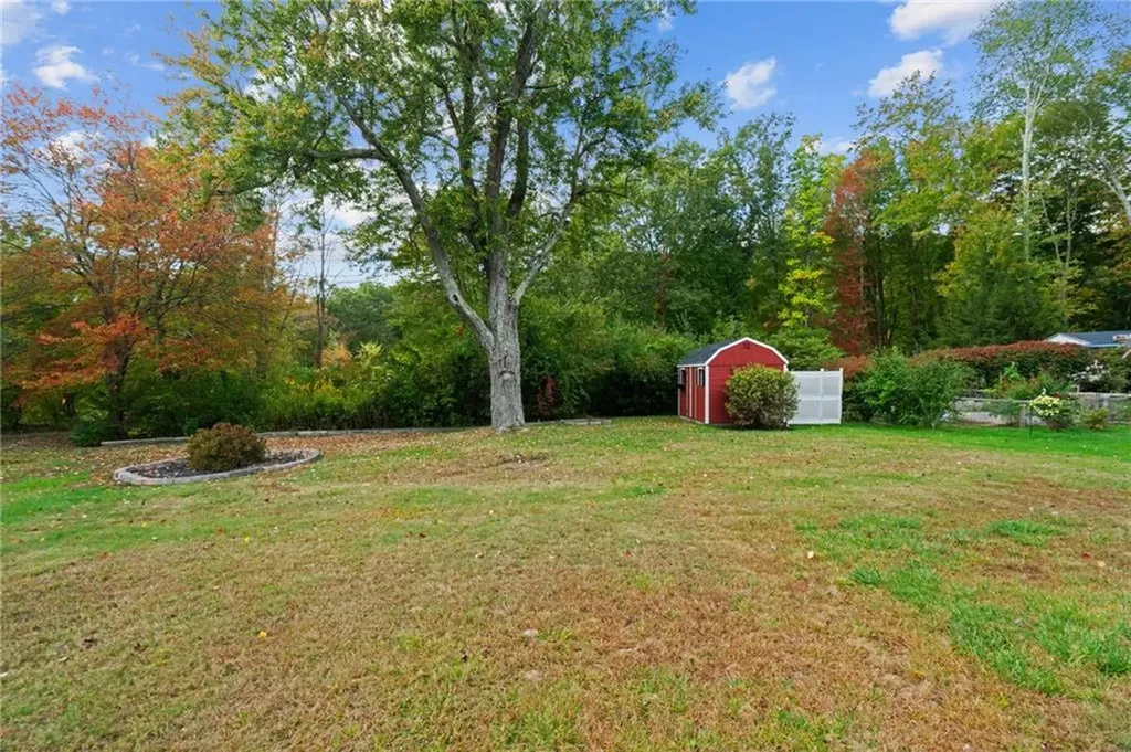 39 Woodlawn Road North Smithfield RI 02896