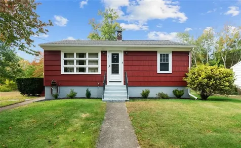 39 Woodlawn Road North Smithfield RI 02896