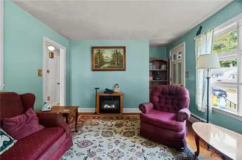 39 Woodlawn Road North Smithfield RI 02896