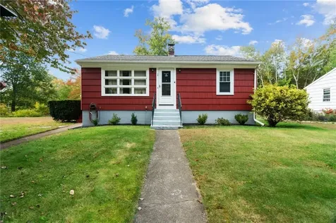 39 Woodlawn Road North Smithfield RI 02896