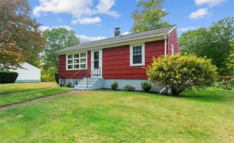 39 Woodlawn Road North Smithfield RI 02896