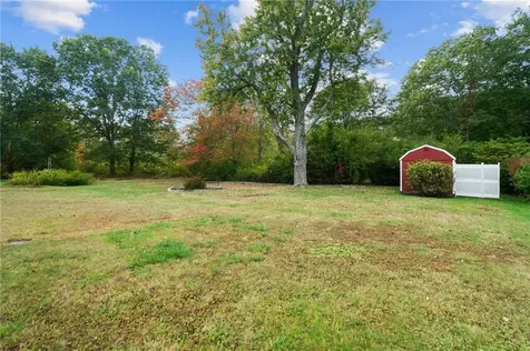 39 Woodlawn Road North Smithfield RI 02896