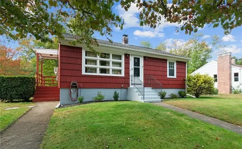 39 Woodlawn Road North Smithfield RI 02896