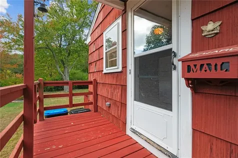 39 Woodlawn Road North Smithfield RI 02896