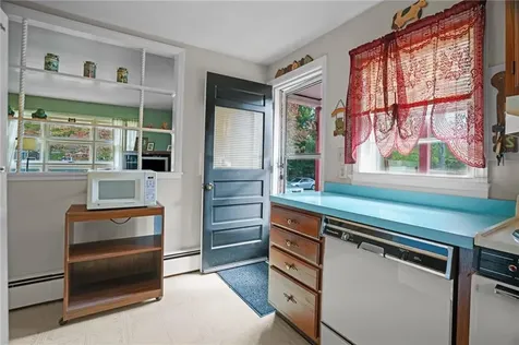 39 Woodlawn Road North Smithfield RI 02896