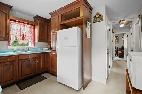 39 Woodlawn Road North Smithfield RI 02896