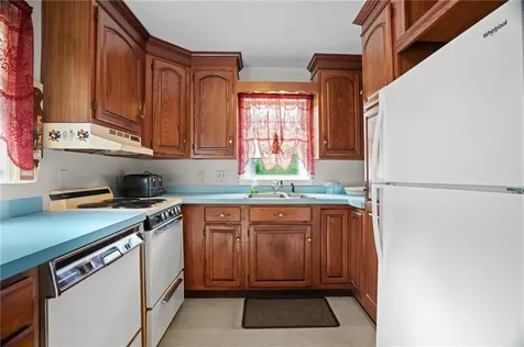 39 Woodlawn Road North Smithfield RI 02896