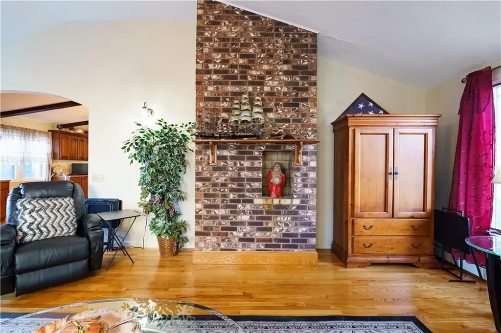 15 Bank Street Cranston RI 02920