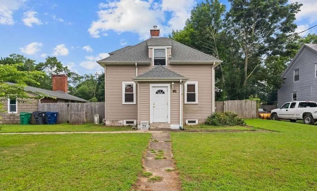 91 Hope Avenue Warwick RI 02889