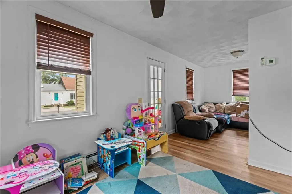 91 Hope Avenue Warwick RI 02889