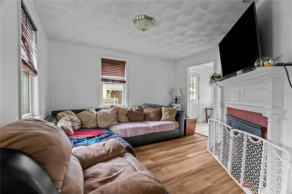 91 Hope Avenue Warwick RI 02889