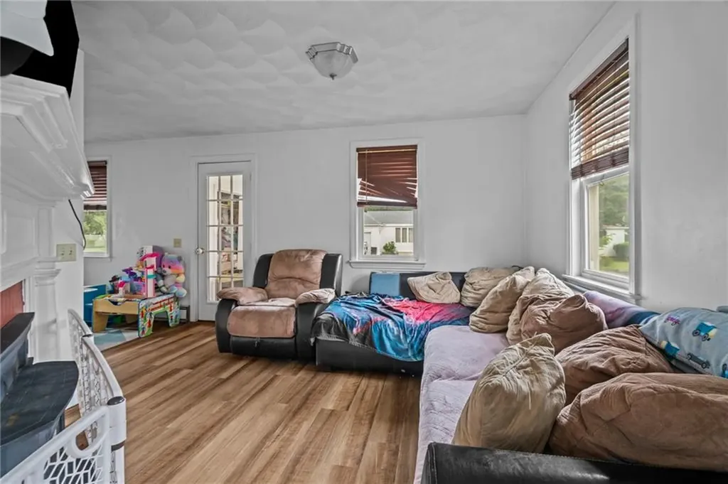 91 Hope Avenue Warwick RI 02889