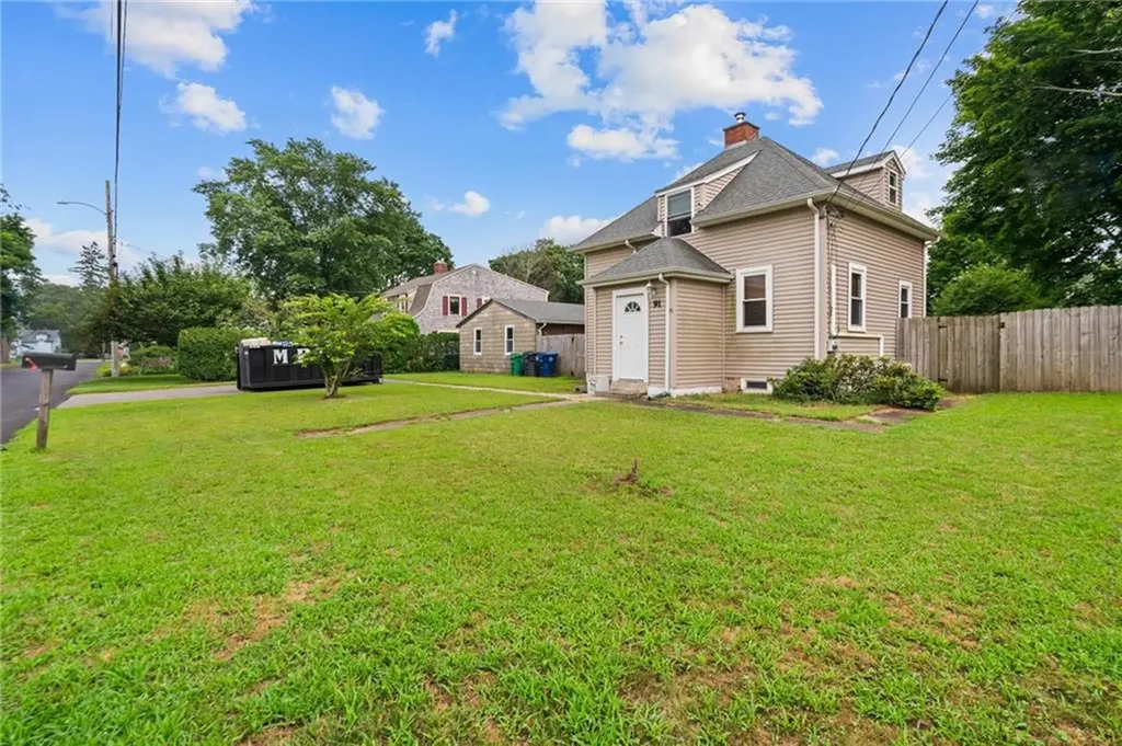 91 Hope Avenue Warwick RI 02889