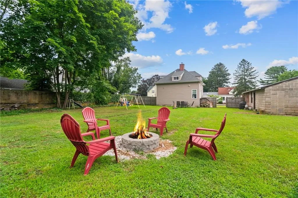 91 Hope Avenue Warwick RI 02889