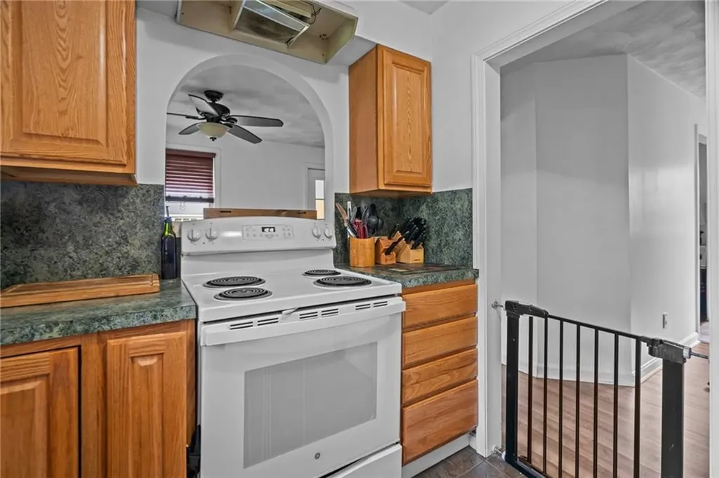 91 Hope Avenue Warwick RI 02889