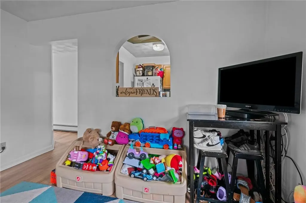 91 Hope Avenue Warwick RI 02889