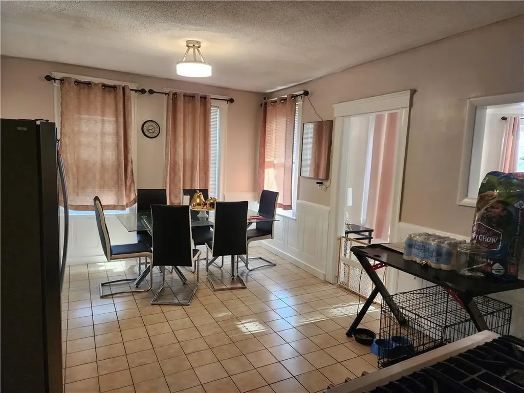 17 Morton Avenue Woonsocket RI 02895