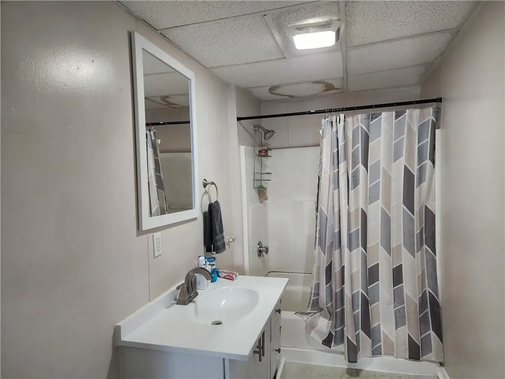 17 Morton Avenue Woonsocket RI 02895