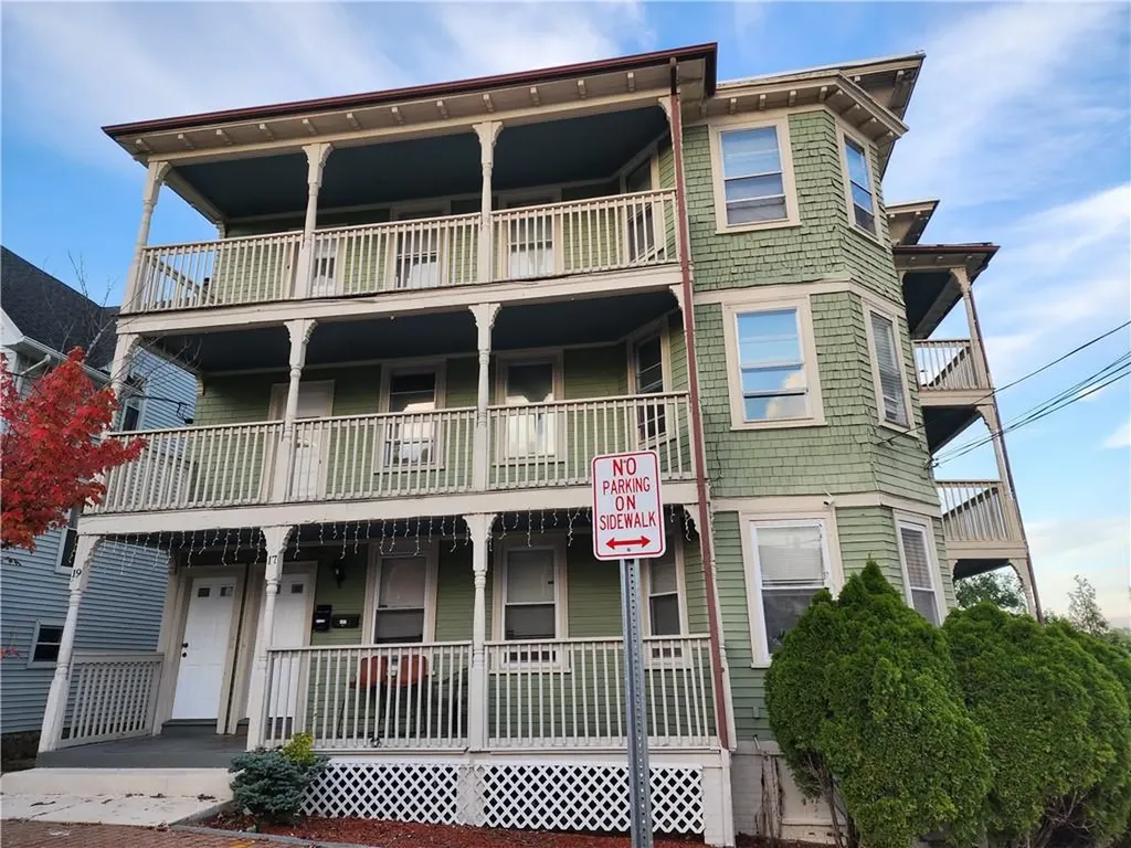 17 Morton Avenue Woonsocket RI 02895