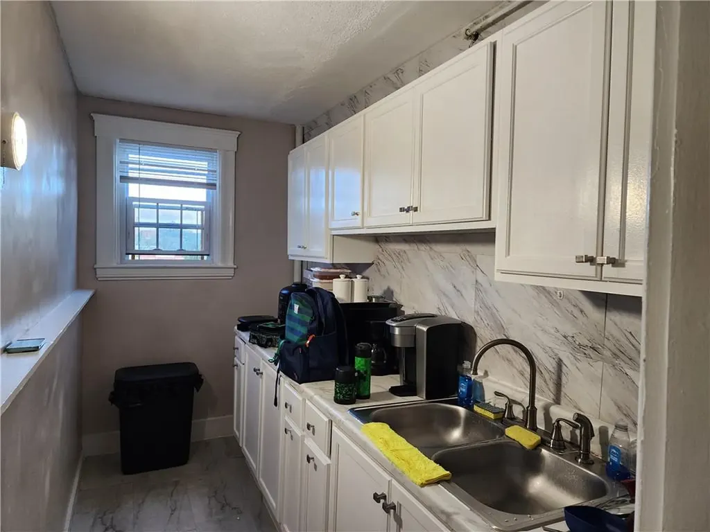 17 Morton Avenue Woonsocket RI 02895