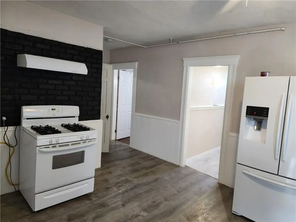 17 Morton Avenue Woonsocket RI 02895