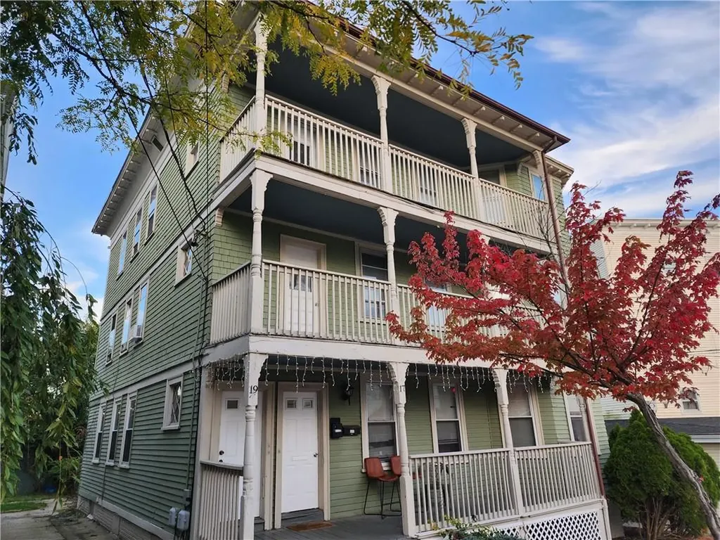 17 Morton Avenue Woonsocket RI 02895
