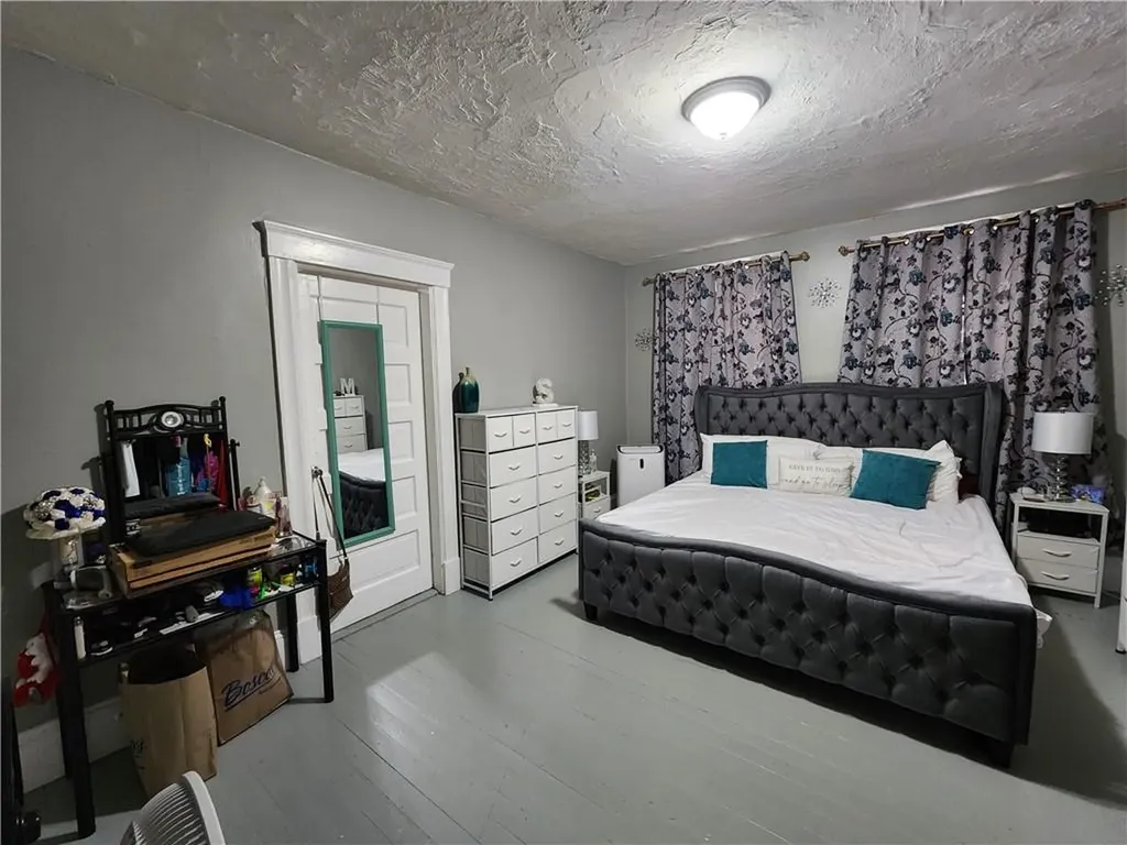 17 Morton Avenue Woonsocket RI 02895