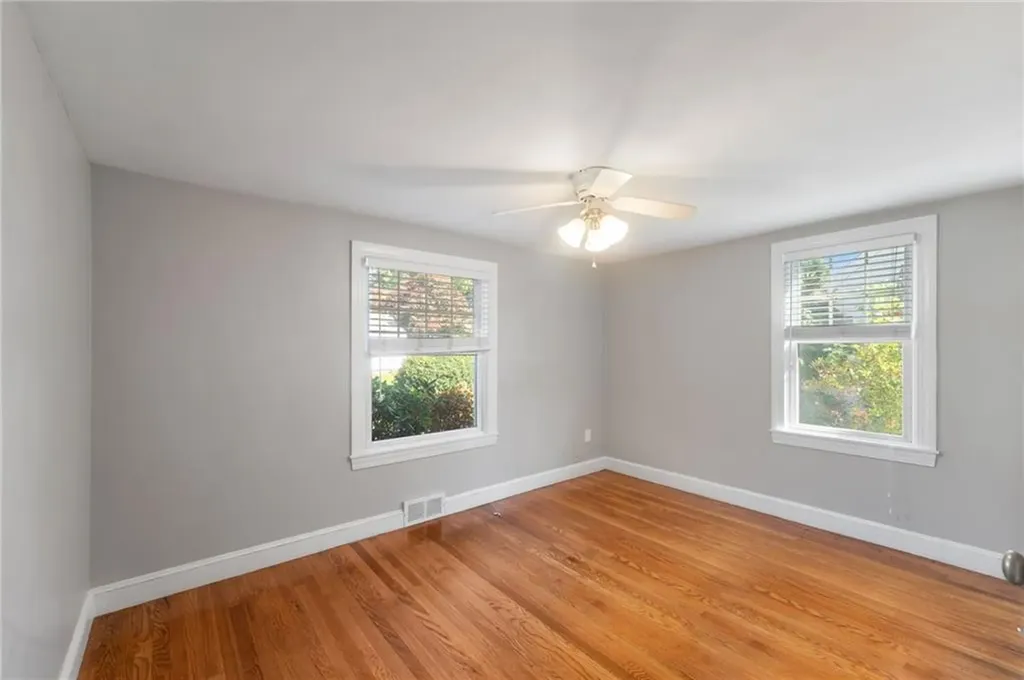 24 Winthrop Street East Providence RI 02915