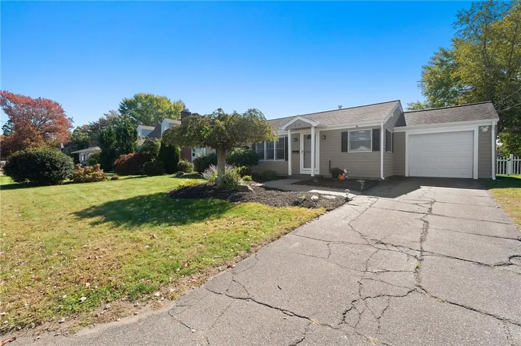 24 Winthrop Street East Providence RI 02915