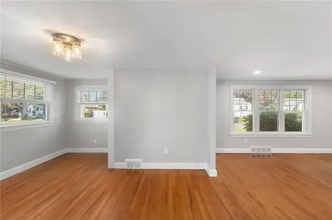 24 Winthrop Street East Providence RI 02915