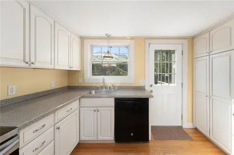 24 Winthrop Street East Providence RI 02915