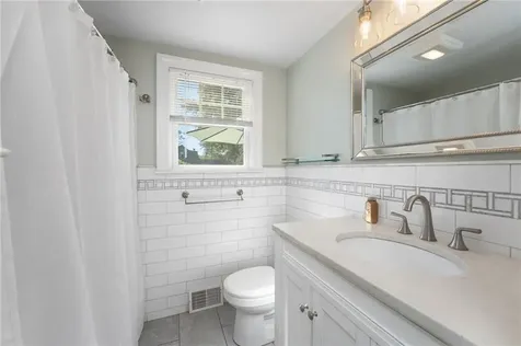 24 Winthrop Street East Providence RI 02915