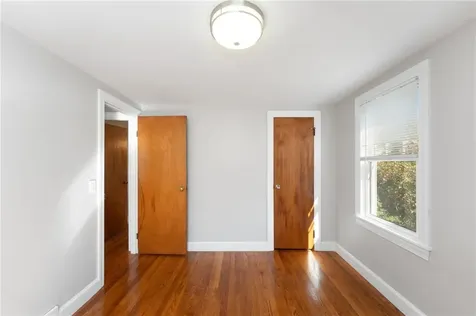 24 Winthrop Street East Providence RI 02915