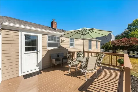 24 Winthrop Street East Providence RI 02915