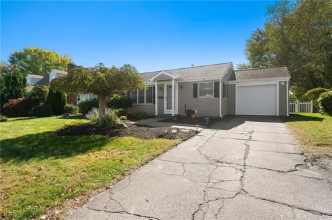 24 Winthrop Street East Providence RI 02915