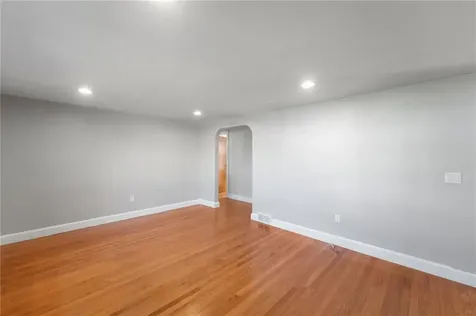 24 Winthrop Street East Providence RI 02915