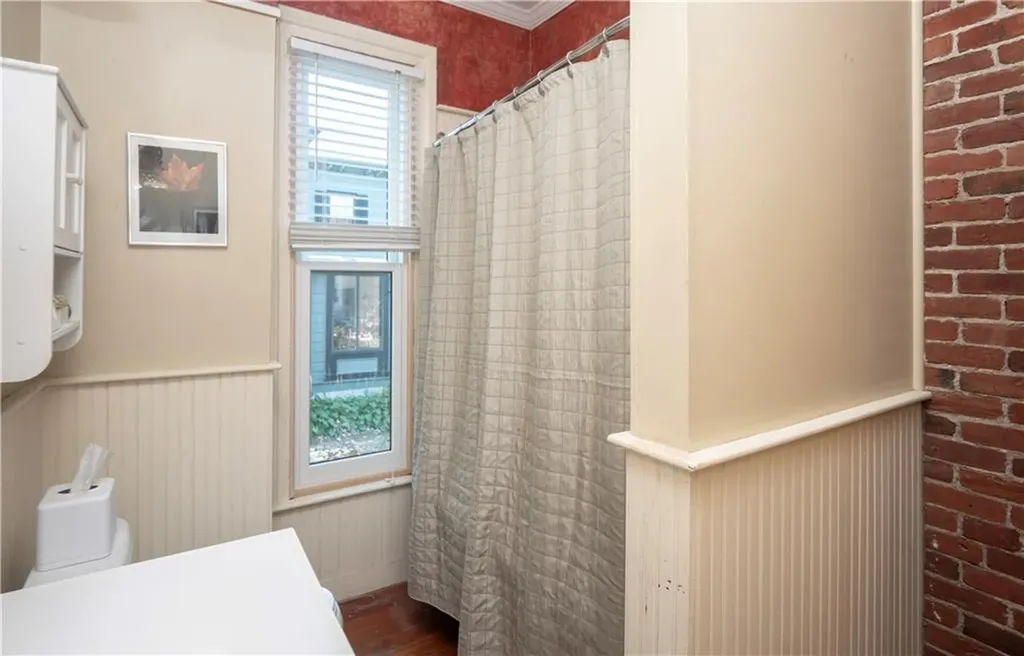 8 Cottage Street Newport RI 02840