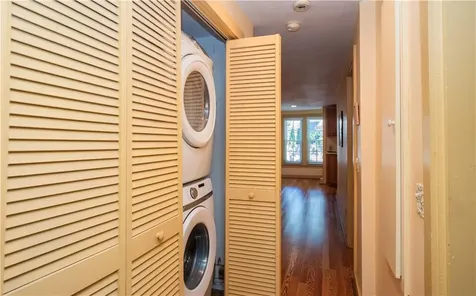 8 Cottage Street Newport RI 02840