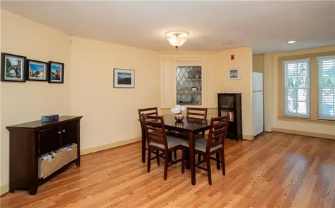 8 Cottage Street Newport RI 02840