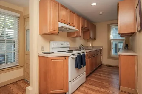 8 Cottage Street Newport RI 02840