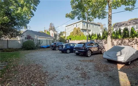 8 Cottage Street Newport RI 02840