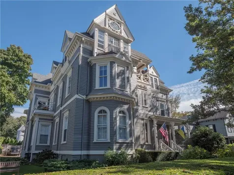 8 Cottage Street Newport RI 02840